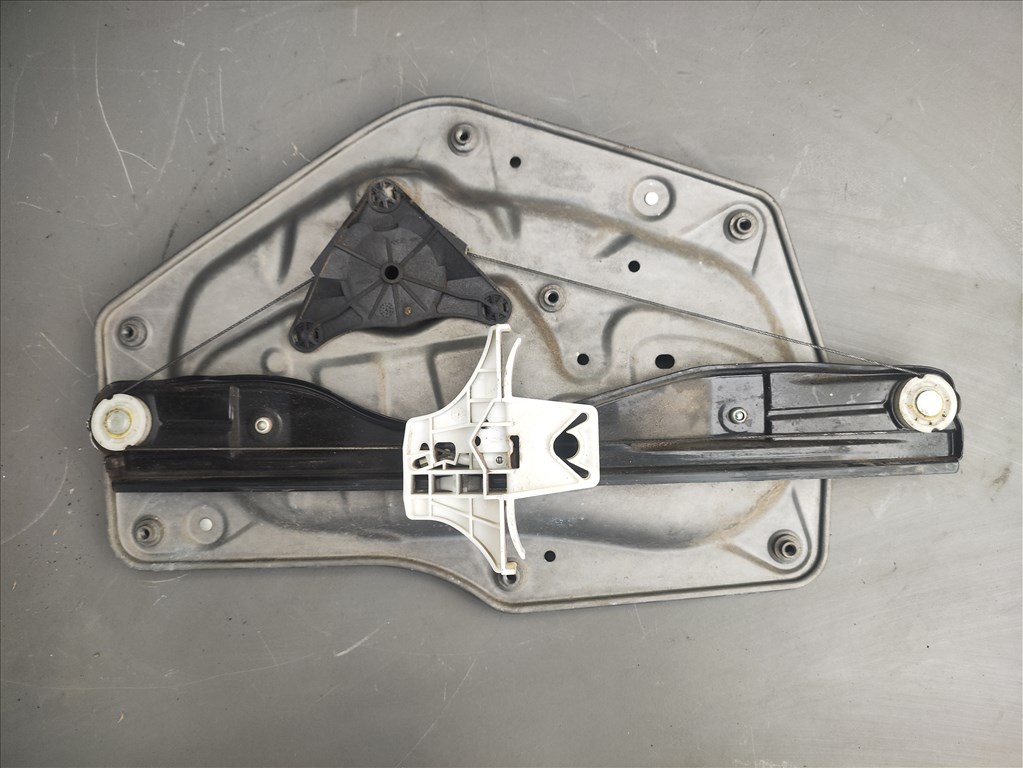 Skoda Superb II kombi bal hátsó ablakemelő szerkezet 3t5839401a 3. kép