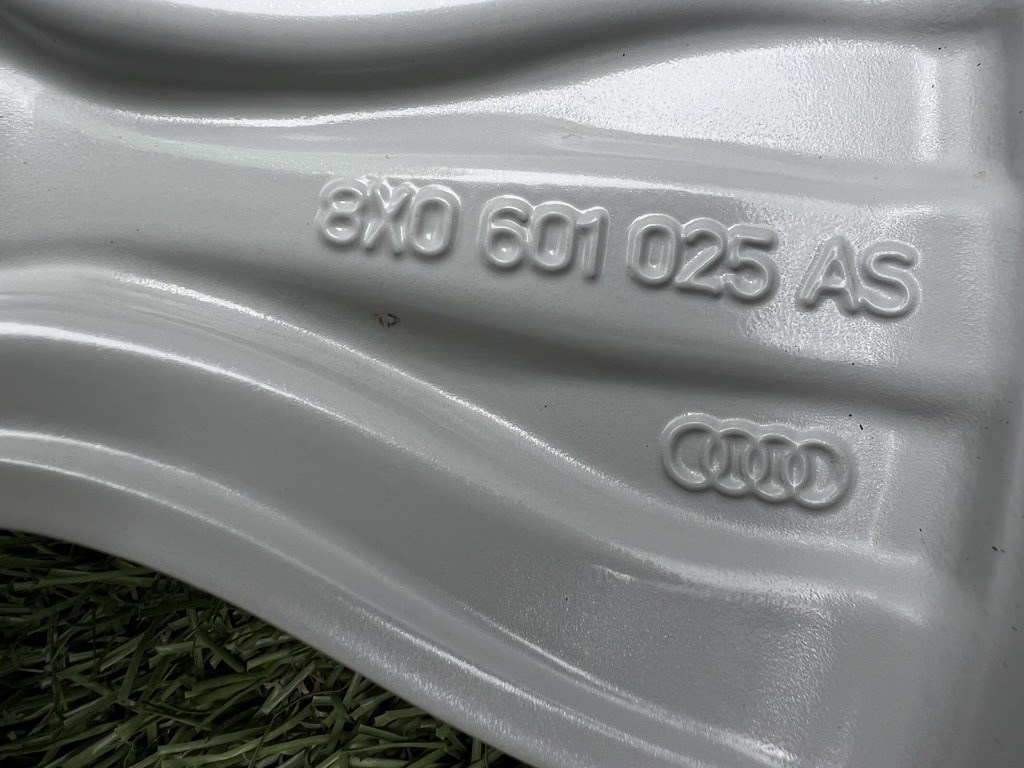 5x100 16" Audi A1 gyári alufelni 7Jx16h2 ET34 8. kép