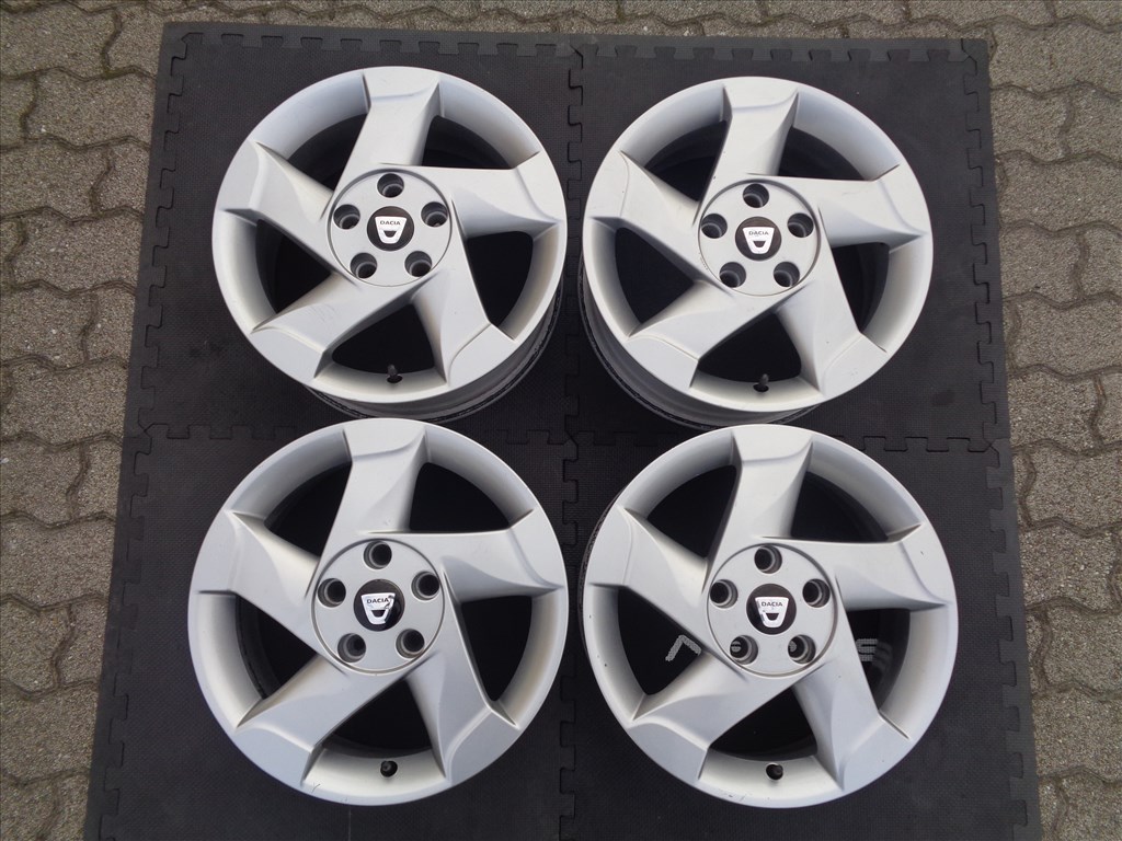 Dacia Duster gyári alufelni 16-os, 5×114-as osztó, szép állapotban eladó. 1. kép