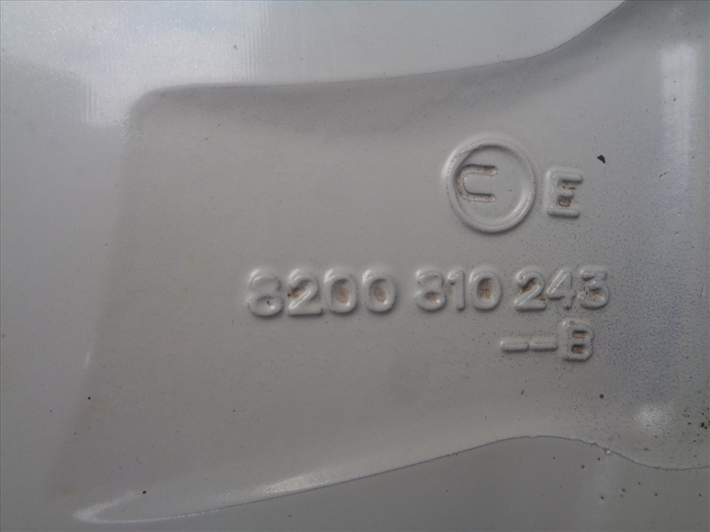 Dacia Duster gyári alufelni 16-os, 5×114-as osztó, szép állapotban eladó. 9. kép