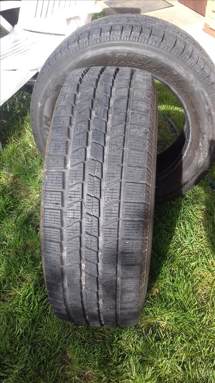  255/5518" újszerű Pirelli téli gumi gumi 1. kép