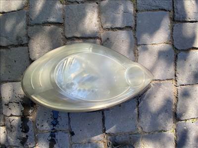 Toyota RAV4 (XA50) lámpa