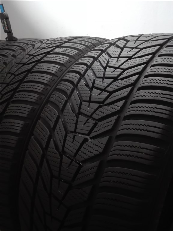 235/45R18 Hankook téli gumi garnitúra 235/45 r18 2. kép
