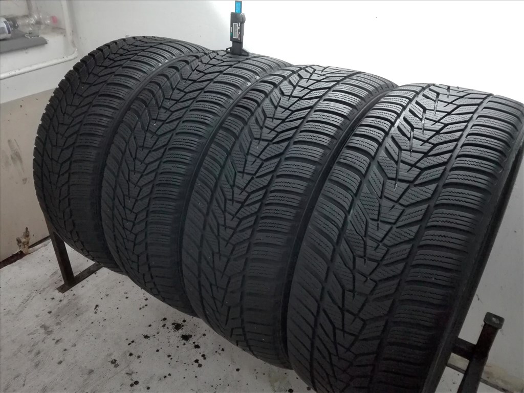 235/45R18 Hankook téli gumi garnitúra 235/45 r18 1. kép
