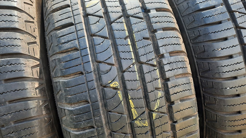  215/65 R16 Continental Négyévszakos gumik 4. kép