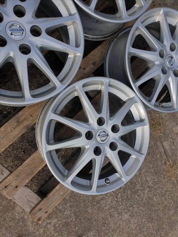16" 5x114,3 Nissan + szenzor 3. kép
