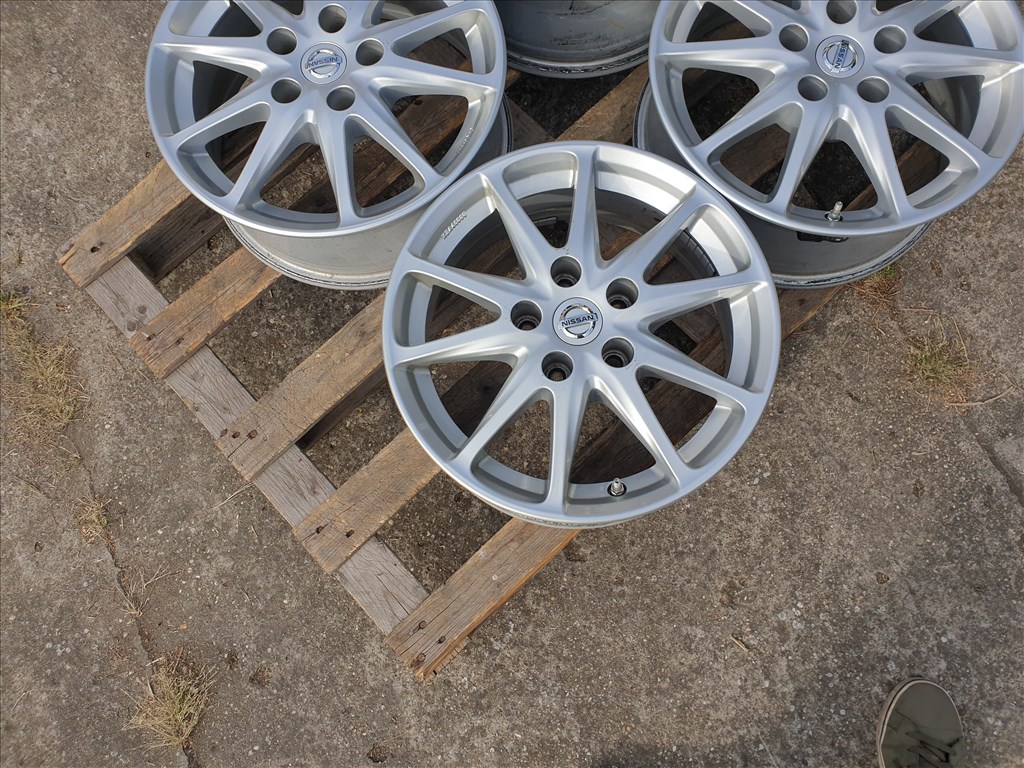 16" 5x114,3 Nissan + szenzor 4. kép