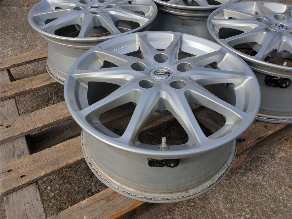 16" 5x114,3 Nissan + szenzor 5. kép