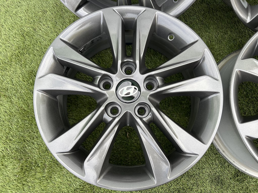 5x114.3 16" Hyundai gyári alufelni 6,5Jx16h2 ET50 3. kép