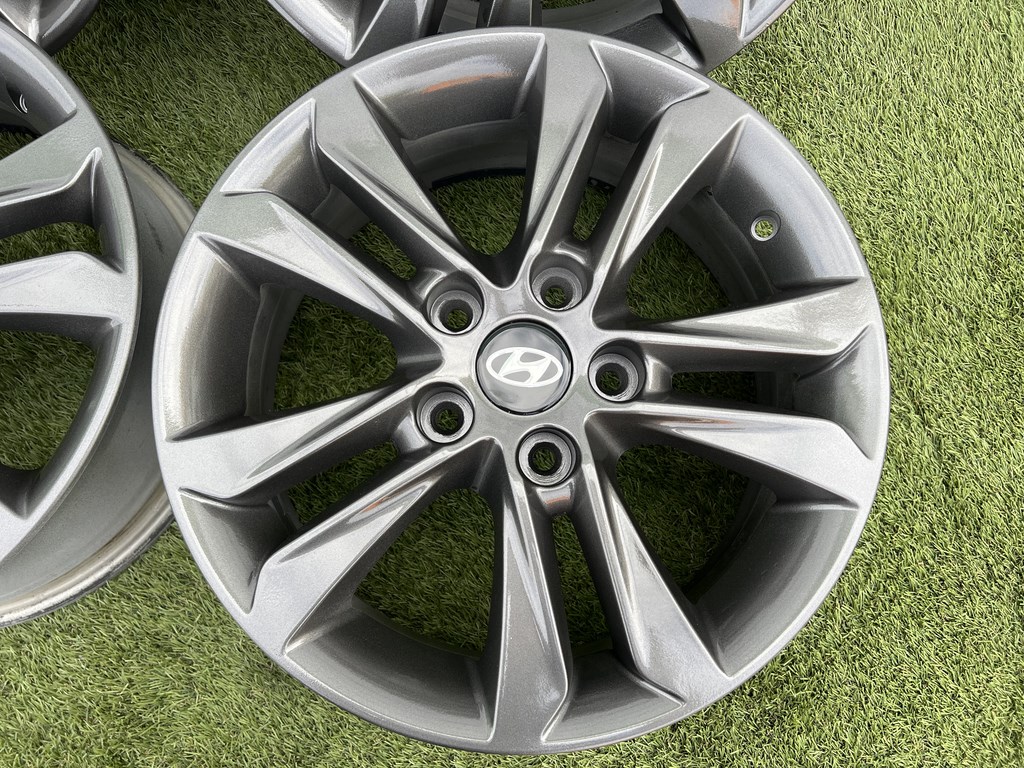 5x114.3 16" Hyundai gyári alufelni 6,5Jx16h2 ET50 4. kép