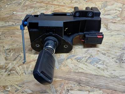 Opel Corsa C (2000-2010) Csomagtérajtó Zár Kulccsal 