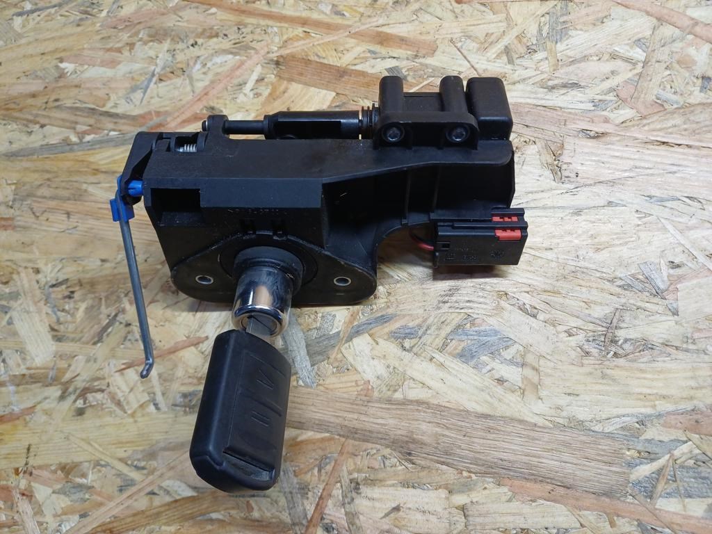 Opel Corsa C (2000-2010) Csomagtérajtó Zár Kulccsal  2. kép