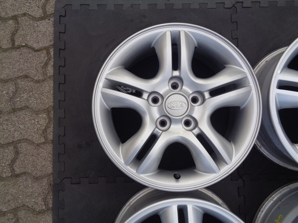Kia gyári alufelni 16-os, 5×114.3-as osztóval szép állapotban eladó.  2. kép