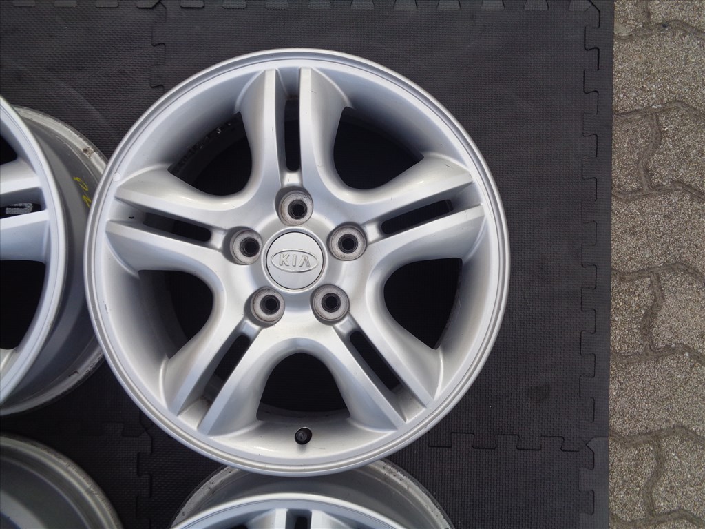 Kia gyári alufelni 16-os, 5×114.3-as osztóval szép állapotban eladó.  4. kép