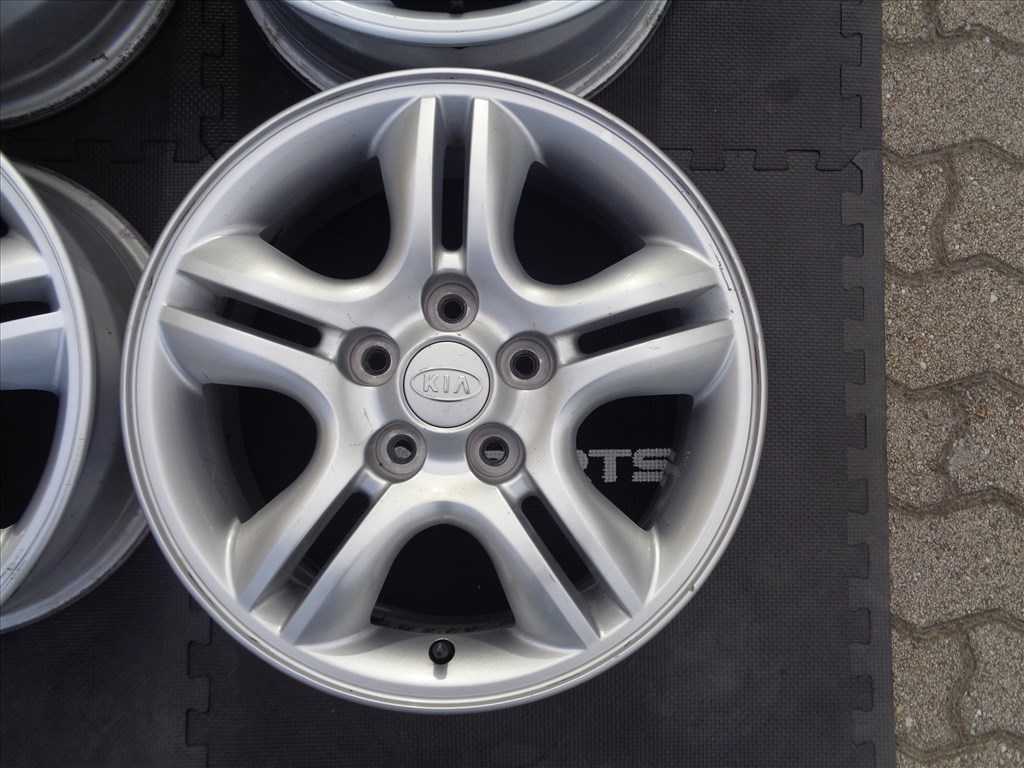 Kia gyári alufelni 16-os, 5×114.3-as osztóval szép állapotban eladó.  5. kép