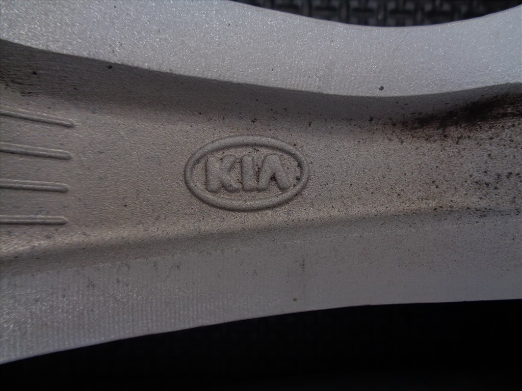 Kia gyári alufelni 16-os, 5×114.3-as osztóval szép állapotban eladó.  7. kép