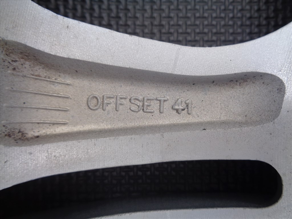 Kia gyári alufelni 16-os, 5×114.3-as osztóval szép állapotban eladó.  9. kép