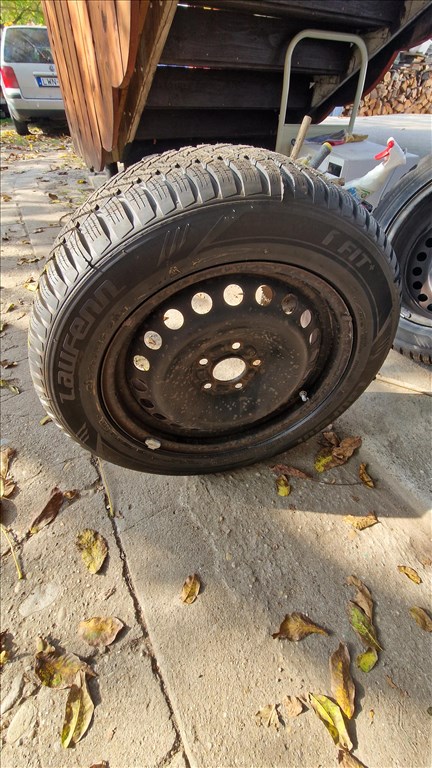  16" új lemezfelni, rajta 215/55 új Laufenn téli gumi gumi  3. kép