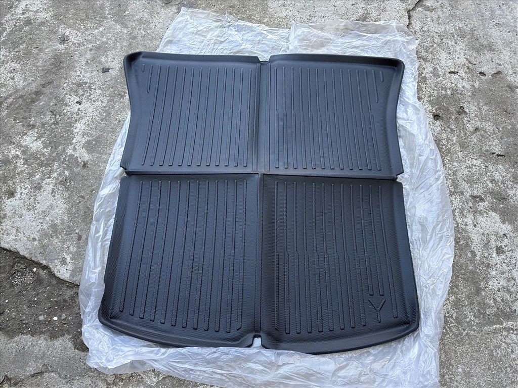 Új Tesla Model Y csomagtértálca gumi jó minőségi méretpontos 1. kép