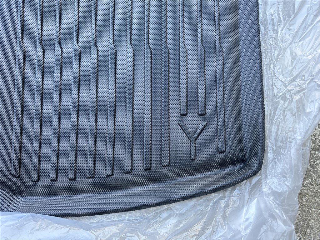 Új Tesla Model Y csomagtértálca gumi jó minőségi méretpontos 2. kép