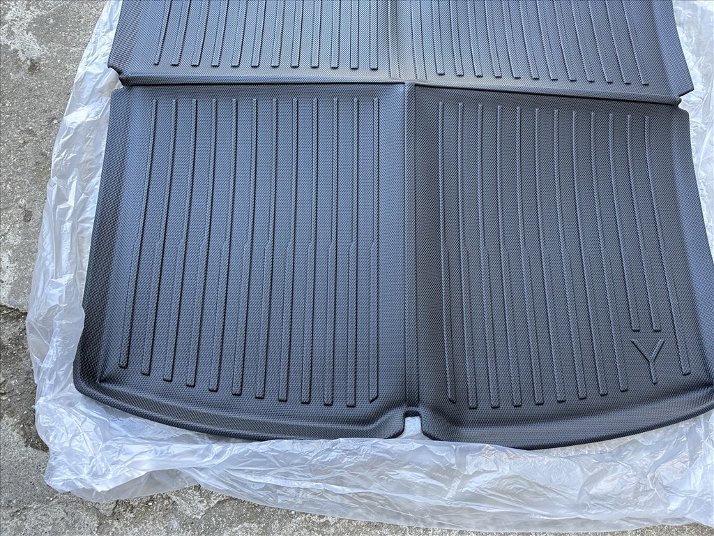 Új Tesla Model Y csomagtértálca gumi jó minőségi méretpontos 3. kép