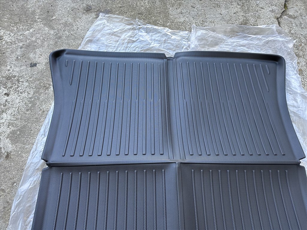 Új Tesla Model Y csomagtértálca gumi jó minőségi méretpontos 4. kép