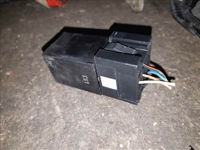 Suzuki Ignis 03-07 Első Ablaktörlő Relé 90 069 864