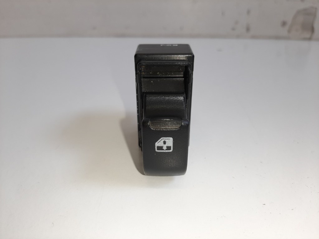 Chevrolet Spark (M300) jobb hátsó ablakemelõ kapcsoló 1. kép