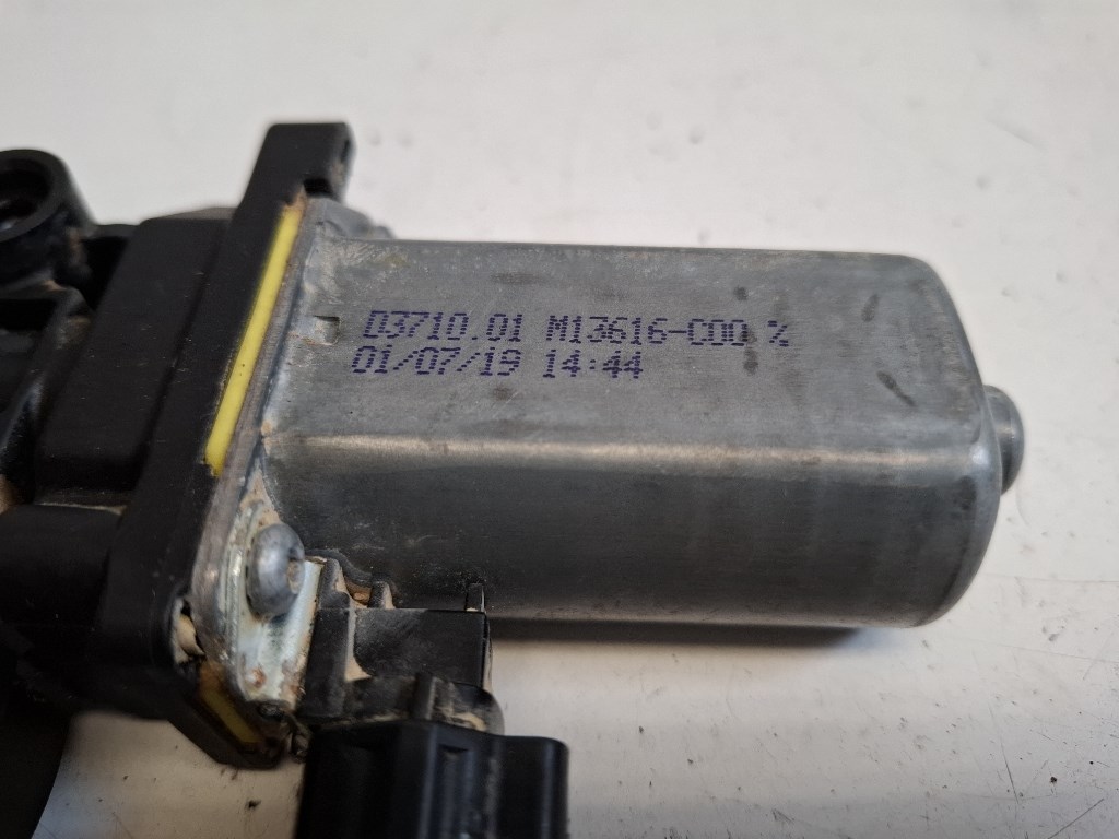 Dacia Sandero (B52) bal hátsó ablakemelõ motor 3. kép