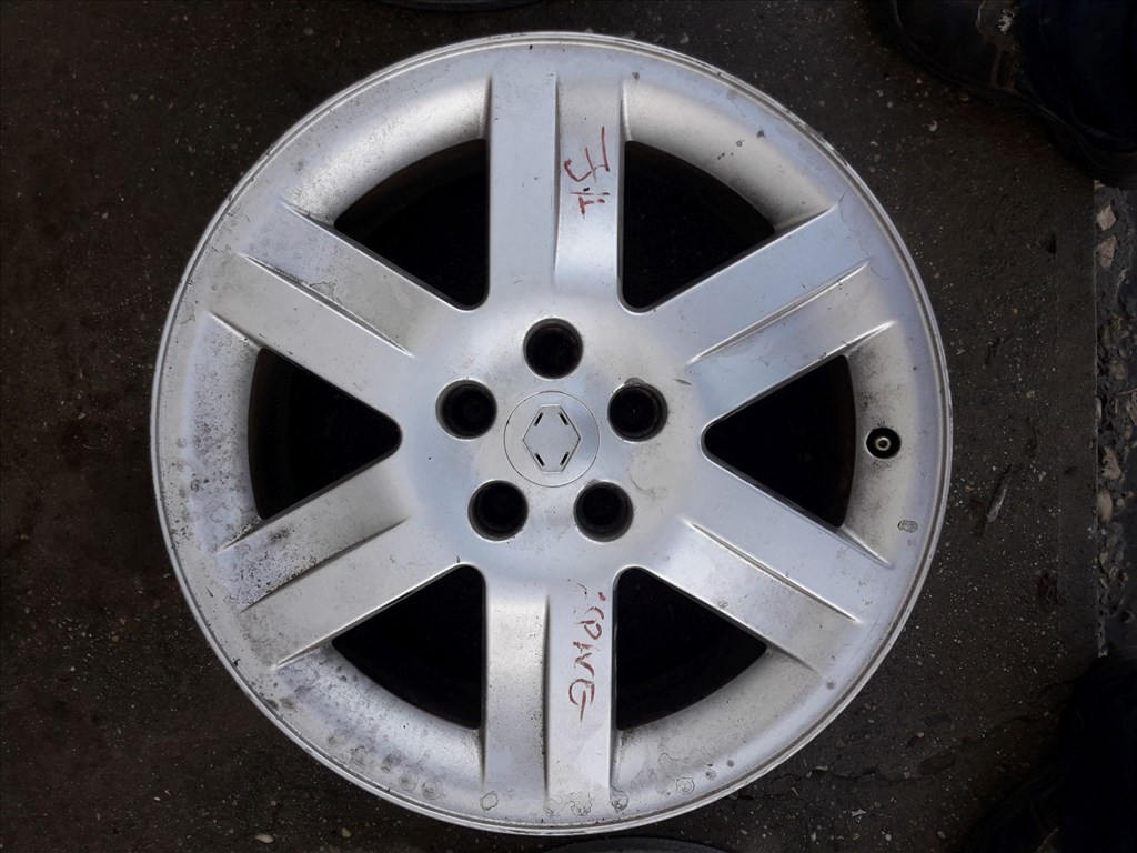 Renault Espace IV <p>Gyáriszám:<br> 16921</p><p>Felni méret: 17"</p><p>Furatszám: 5</p><p>Osztókör: 108.0</p><p>ET szám: 5CH50</p><p>Állapot: Normál</p><p>Érdeklõdéskor hivatkozzon erre: KIN-40076</p><p>Bármire van szüksége hívjon bizalommal!<br>Kizárólag munkaidõben hétfõtõl - péntekig 8-12 13-16 óráig!<br>Alkatrészek széles választékban!<br>Hivatalos Regisztrált Autobontó Kecel!<br>Vásároljon Megbízható Helyrõl Beszerelési Garanciával Profiktól!</p> 50000 2. kép