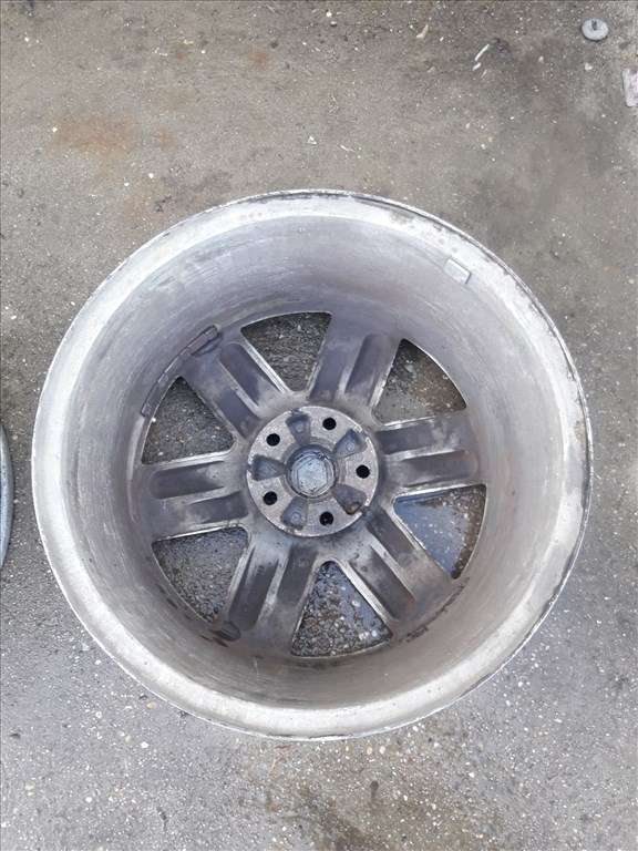 Renault Espace IV <p>Gyáriszám:<br> 16921</p><p>Felni méret: 17"</p><p>Furatszám: 5</p><p>Osztókör: 108.0</p><p>ET szám: 5CH50</p><p>Állapot: Normál</p><p>Érdeklõdéskor hivatkozzon erre: KIN-40076</p><p>Bármire van szüksége hívjon bizalommal!<br>Kizárólag munkaidõben hétfõtõl - péntekig 8-12 13-16 óráig!<br>Alkatrészek széles választékban!<br>Hivatalos Regisztrált Autobontó Kecel!<br>Vásároljon Megbízható Helyrõl Beszerelési Garanciával Profiktól!</p> 50000 9. kép