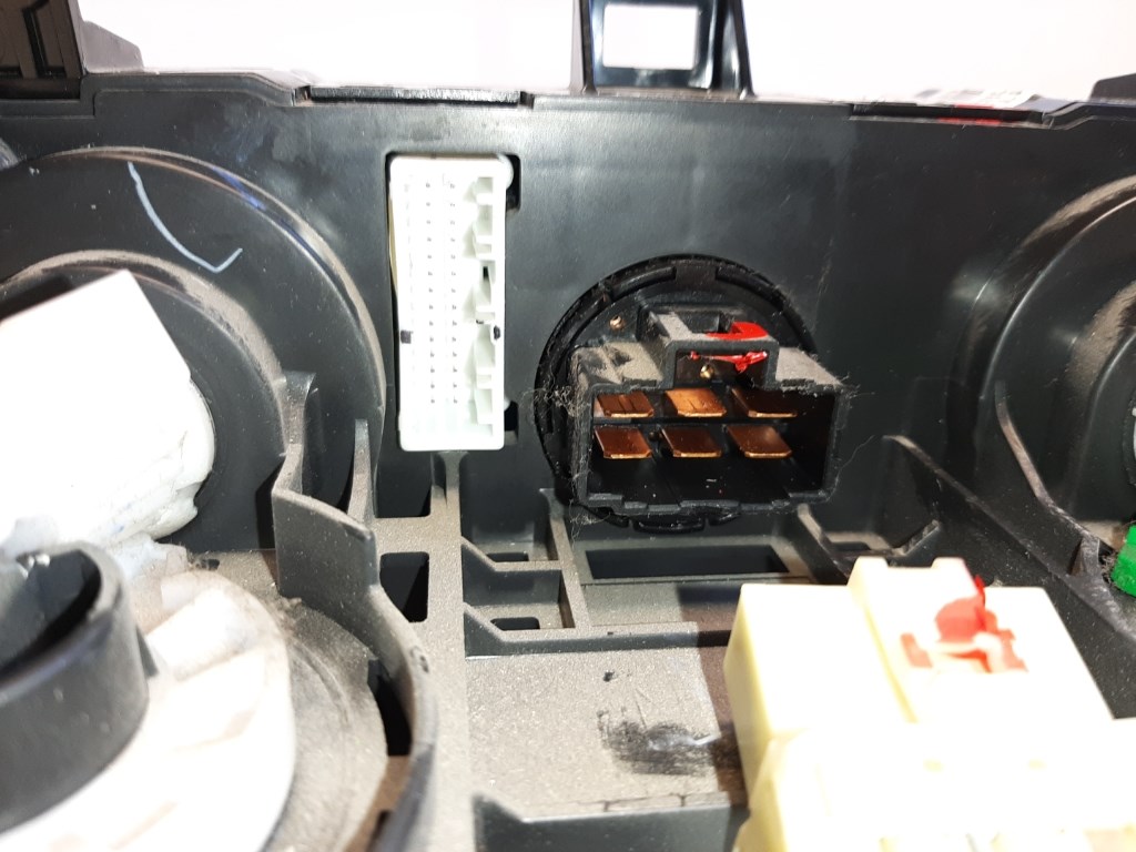 Hyundai I 10  fûtéskapcsoló (fûtés kapcsoló) 97250B9000 4. kép