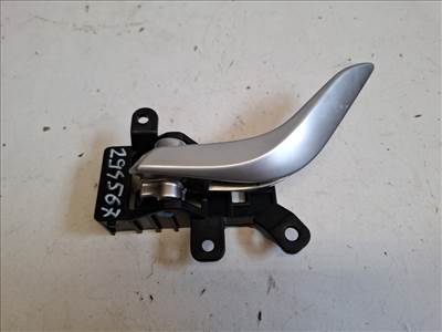 Hyundai IX20 bal hátsó belső kilincs 826131K000