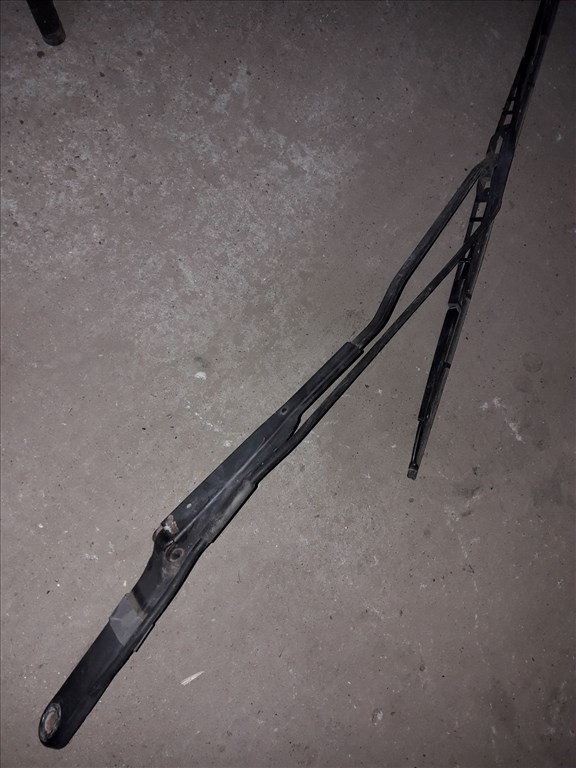 Iveco Daily Bal Elsõ Ablaktörlõ Kar 1. kép