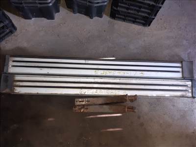 Suzuki Grand Vitara -05 Fellépő Párban