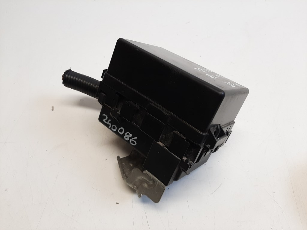 Nissan Pulsar (C13) biztosítéktábla motortér 243821KN0A 1. kép