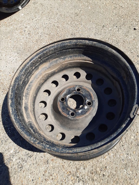 Renault Kangoo I <p>Felni méret: 14"</p><p>Felni szélesség: 5.5</p><p>Furatszám: 4</p><p>Osztókör: 100.0</p><p>ET szám: ET35</p><p>Agy Átmérõ: 60.0</p><p>Állapot: Normál</p><p>Érdeklõdéskor hivatkozzon erre: KIN-66927</p><p>Bármire van szüksége hívjon bizalommal!<br>Kizárólag munkaidõben hétfõtõl - péntekig 8-12 13-16 óráig!<br>Alkatrészek széles választékban!<br>Hivatalos Regisztrált Autobontó Kecel!<br>Vásároljon Megbízható Helyrõl Beszerelési Garanciával Profiktól!</p> 1. kép