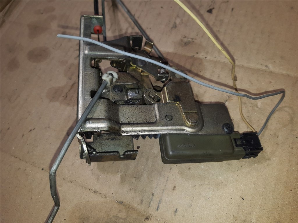 Renault Master 03-10 Jobb Csomagtérajtó Zárszerkezet 4. kép