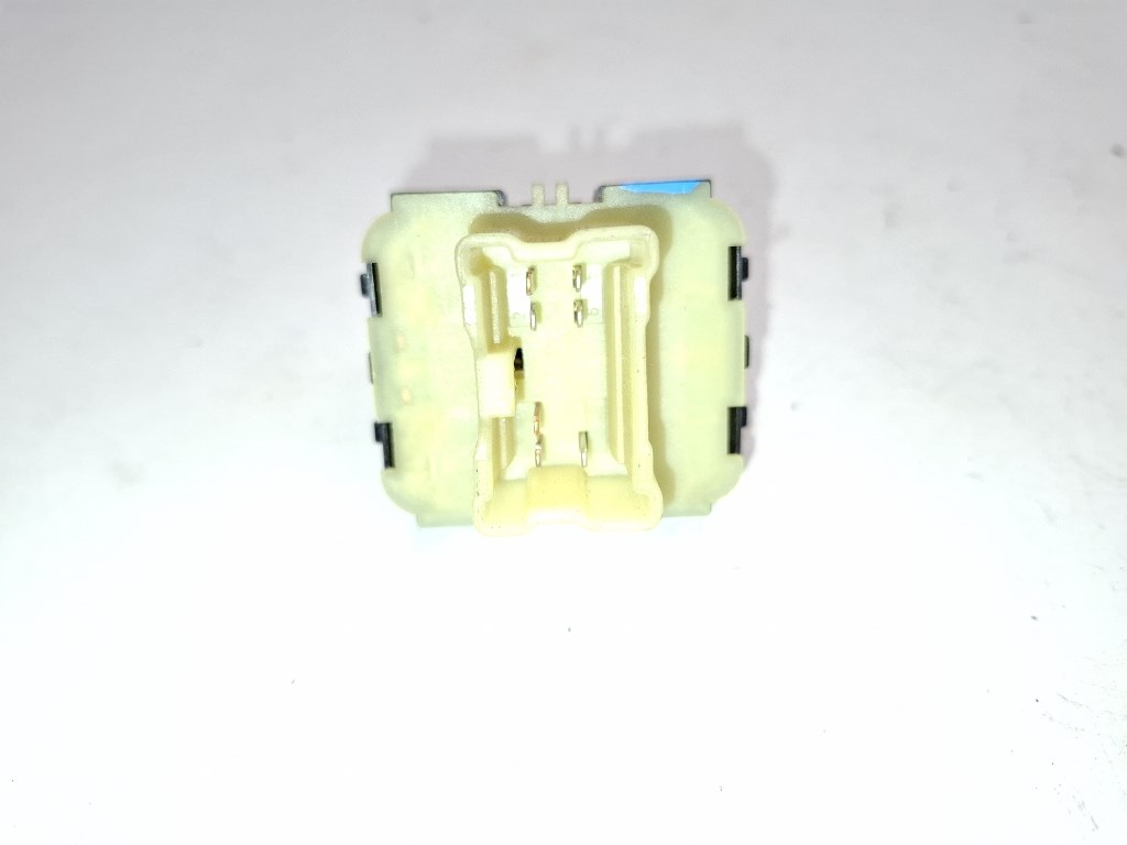 Renault Captur bal elsõ ablakemelõ kapcsoló 254118722R 3. kép