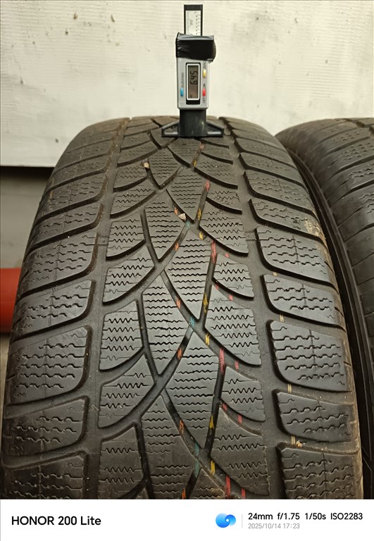  255/4520" újszerű Dunlop téli gumi gumi 1. kép