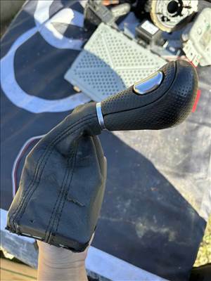 Audi A6 (C6 - 4F) Sline váltógomb 