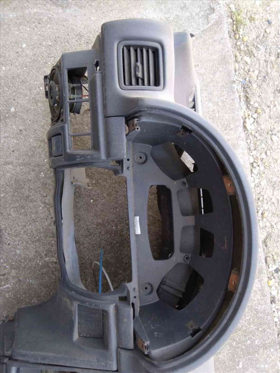 Suzuki Swift II 92-03 Mûszerfal Héj 2. kép