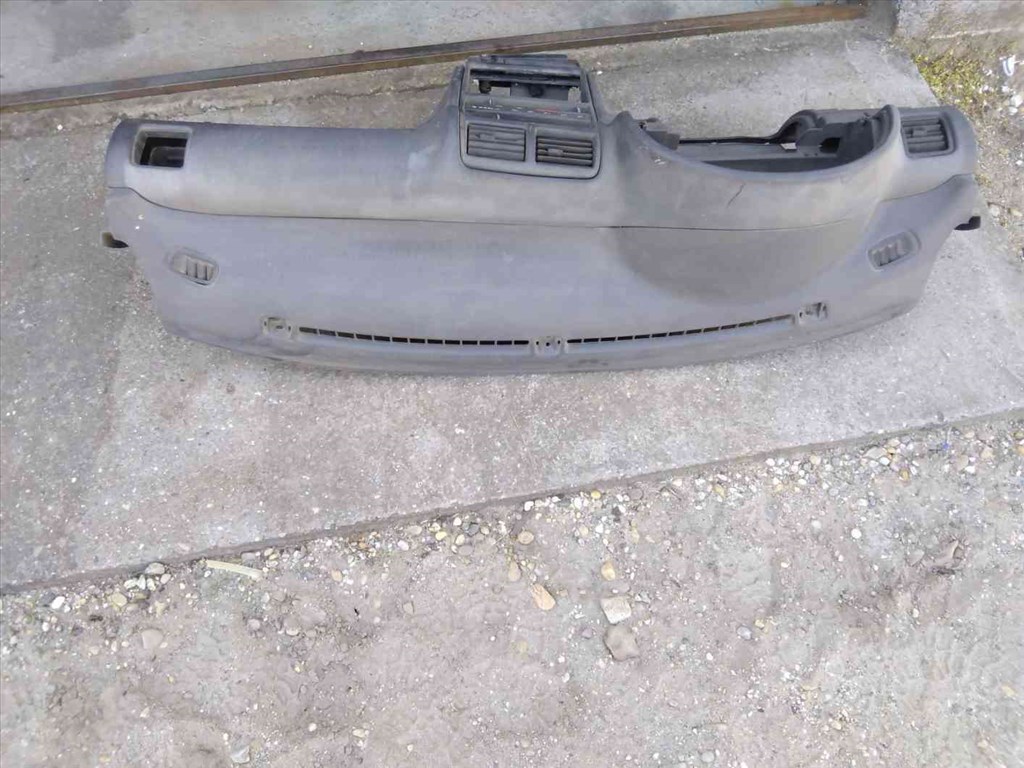 Suzuki Swift II 92-03 Mûszerfal Héj 5. kép