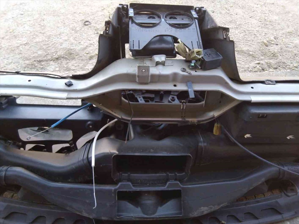 Suzuki Swift II 92-03 Mûszerfal Héj 8. kép