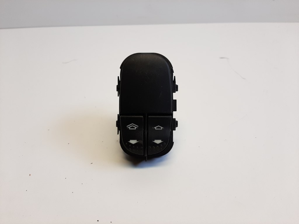 Ford Focus bal elsõ ablakemelõ kapcsoló 98AG14529BB 1. kép