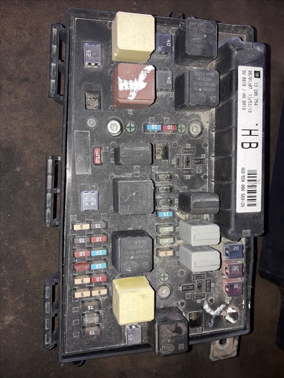 Opel Astra H Biztosítéktábla / Relé Tábla 13 206 754 1. kép