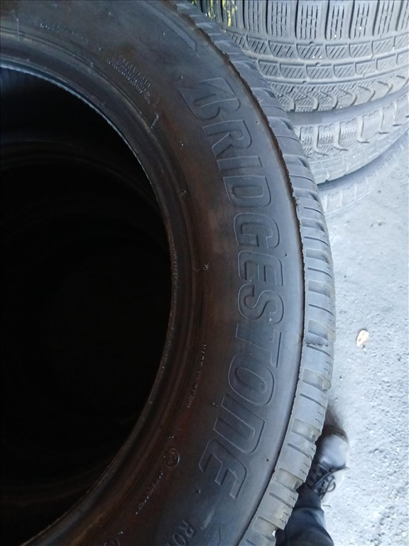  235/60R18" használt Bridgestone téli gumi 2022 2. kép