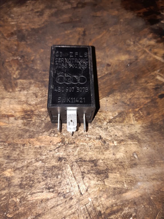Audi A6 C5 Relé 4B0 907 307 B 1. kép