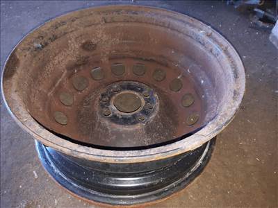 Fiat Punto II <p>Felni méret: 14"</p><p>Felni szélesség: 5.5</p><p>Furatszám: 4</p><p>Osztókör: 100.0</p><p>ET szám: ET35</p><p>Agy Átmérő: 56.0</p><p>Állapot: Normál</p><p>Érdeklődéskor hivatkozzon erre: KIN-65927</p><p>Bármire van szüksége hívjon bizalommal!<br>Kizárólag munkaidőben hétfőtől - péntekig 8-12 13-16 óráig!<br>Alkatrészek széles választékban!<br>Hivatalos Regisztrált Autobontó Kecel!<br>Vásároljon Megbízható Helyről Beszerelési Garanciával Profiktól!</p>