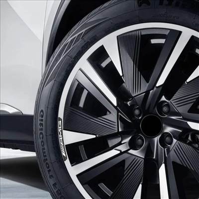 Mercedes AMG felirat alufelnire fekete alapon króm betűk